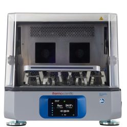 Solaris SK4002 Large Solaris 4000 R Tabletop Refrigerated Incubating Shaker (1/EA)